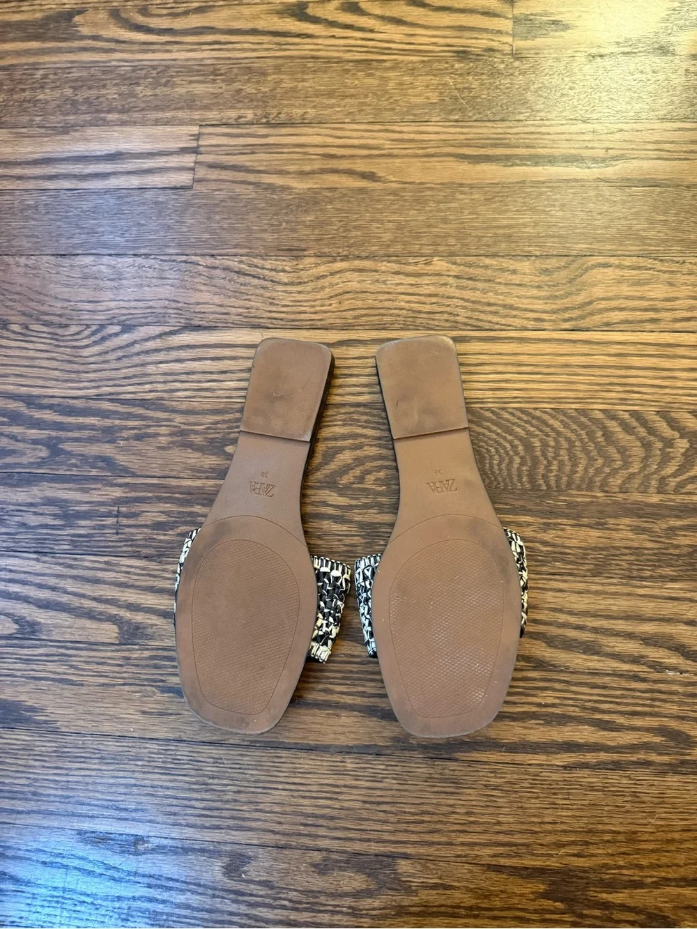 ZARA Sandals with Black & White Woven Strap Sz 8 - Picture 2 of 2